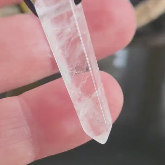 Bergkristall Spitze Doppelspitze Anhänger, 35 x 9 x 9 mm, gebohrt,  an verstellbarem Lederband